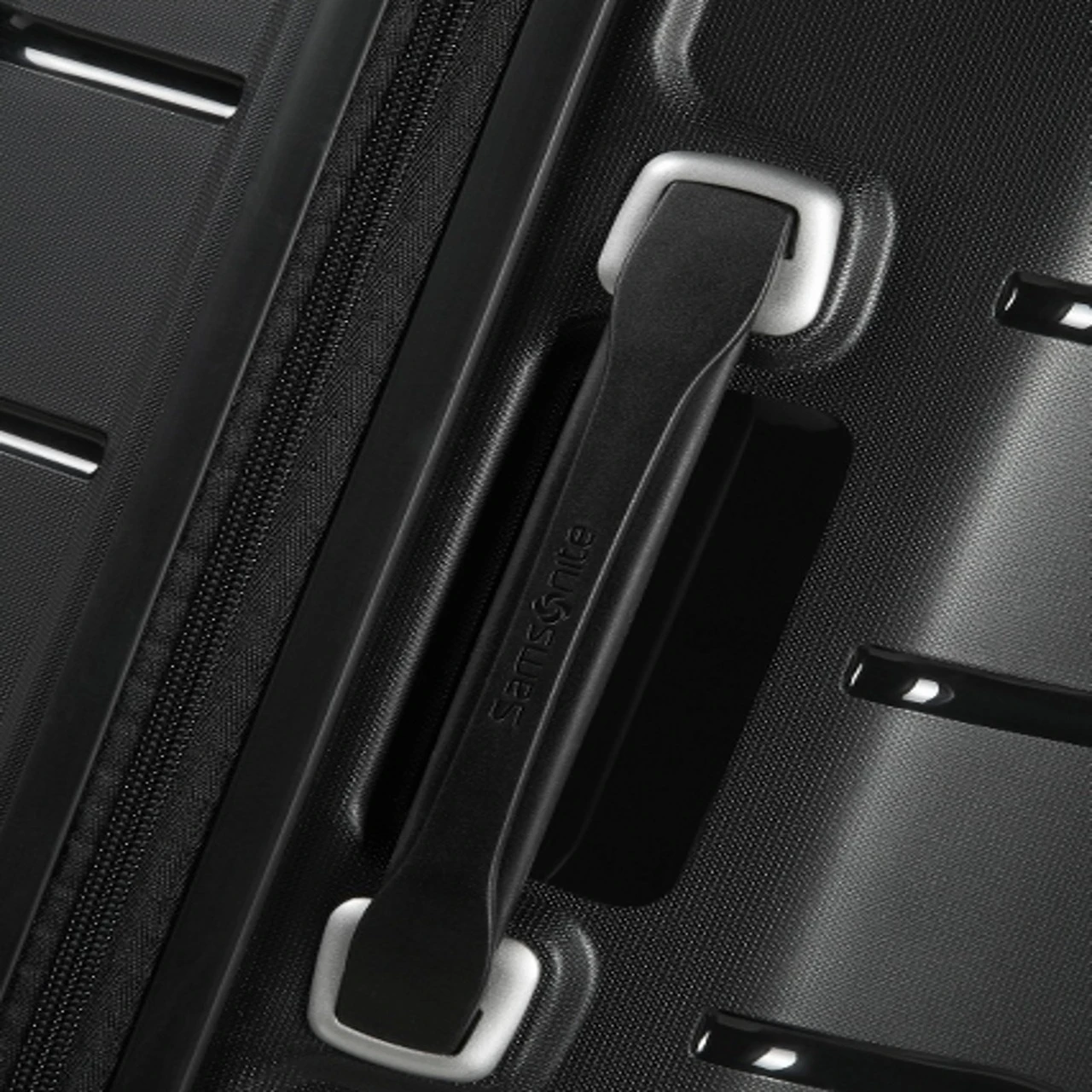 Samsonite Flux 4 Wheel Expandable Suitcase - 81cm - Image 5